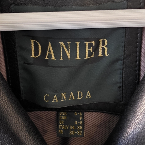 Danier S Vintage 90s Modern Contemporary Mobwife Dark Brown Leather Jacket - Picture 4 of 16